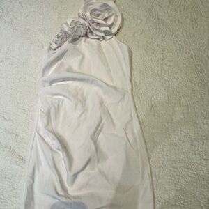 Gianni Bini Shimmering White Satin Fabric